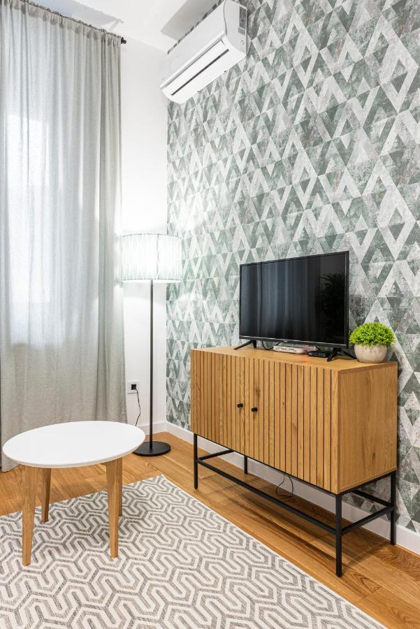 Vertigo One Bedroom Apartment-Free Private Parking Novi Sad Exterior photo